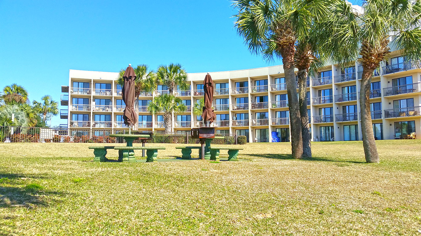 A306 Pirates Bay HC Condos