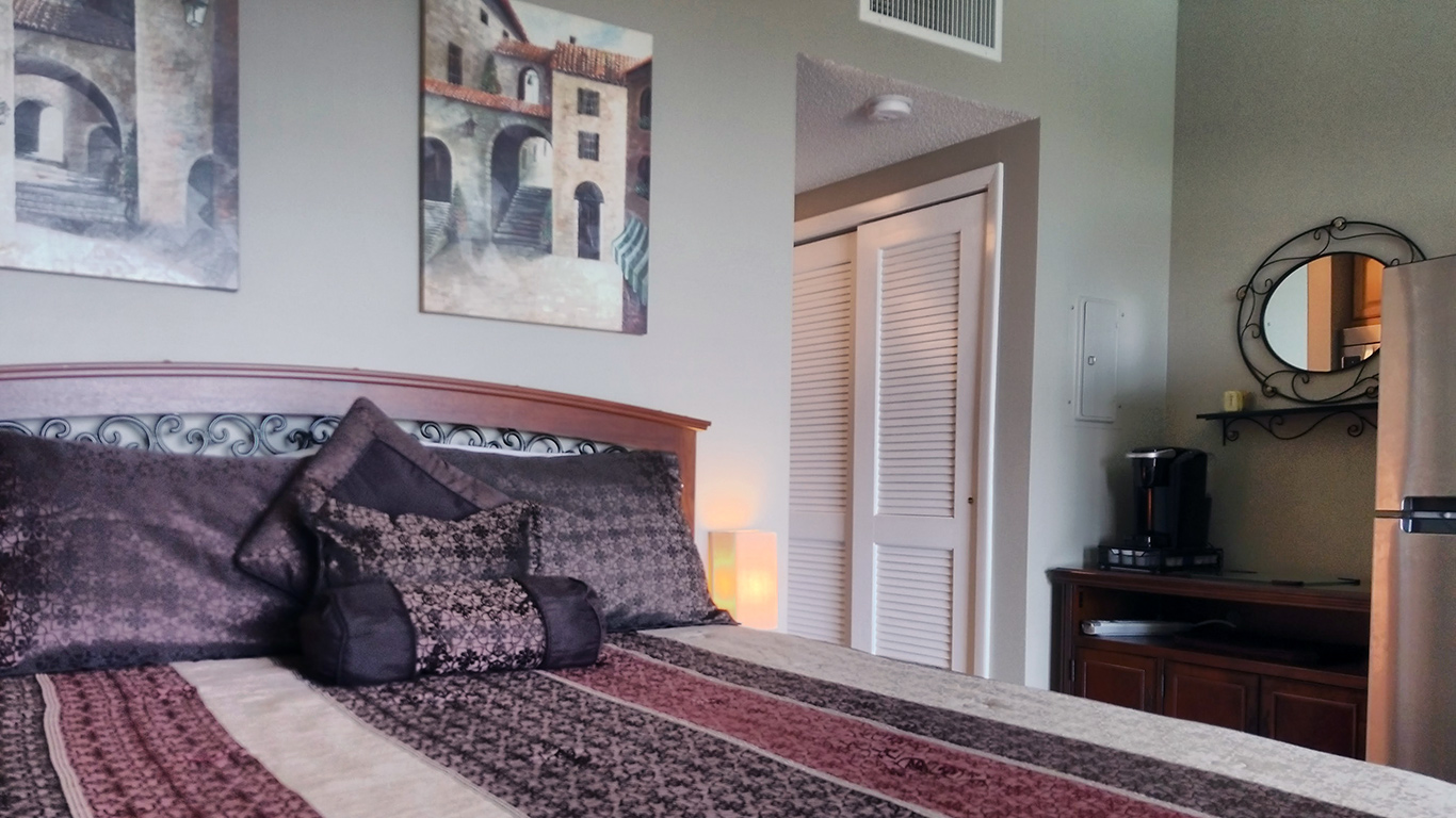 A306 Pirates Bay HC Condos